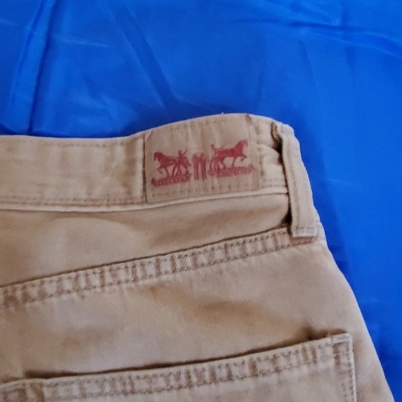 Levis High Rise Shorts Size 9 - Picture 3 of 6